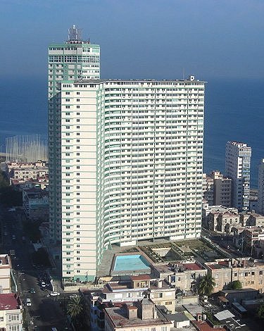 Edificio Focsa, donde se situa el Apartamento de Rebeca en La Habana