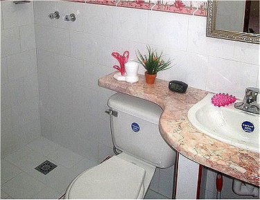 Ba&ntilde;o de la habitacion 3