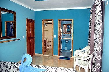 Habitacion 1, baño al fondo