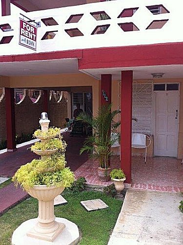 Patio ante una de las habitaciones