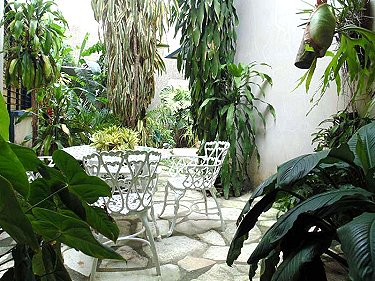 Una de las habitaciones, la otra similar