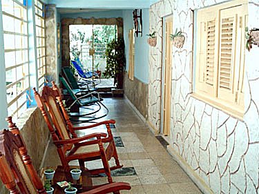 Acceso a los apartamentos