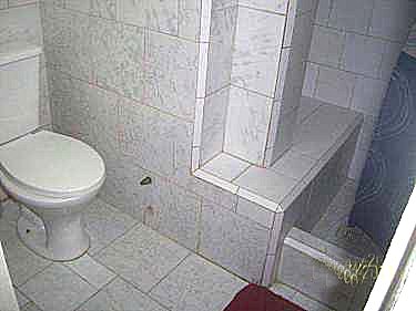 Ba&ntilde;o de otro apartamento