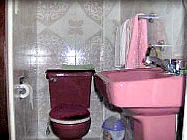 Otro de los ba&ntilde;os