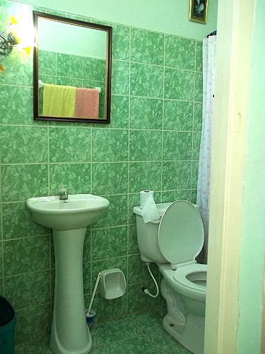 Ba&ntilde;o de una habitacion