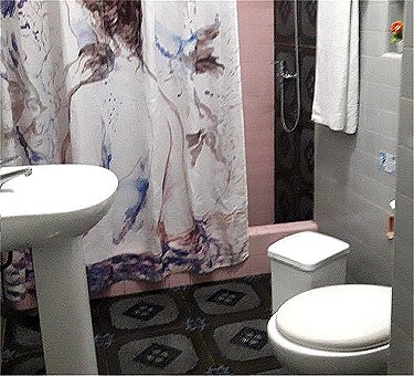 Baño para las dos habitaciones