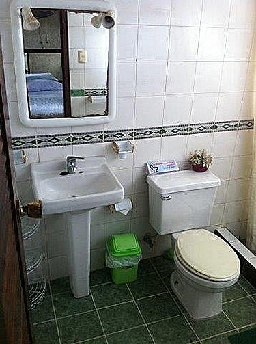 Ba&ntilde;o privado Casa Niurka