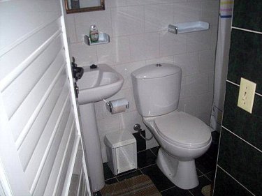 Ba&ntilde;o del apartamento