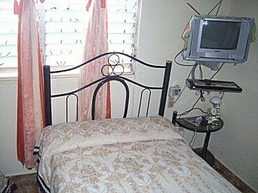 Habitacion muy amplia, a la parte de aca tiene las literas