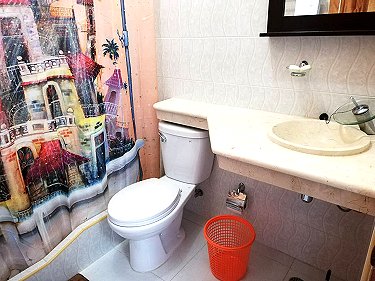 Ba&ntilde;o Habitacion 1