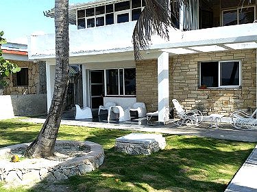 La casa vista desde el exterior