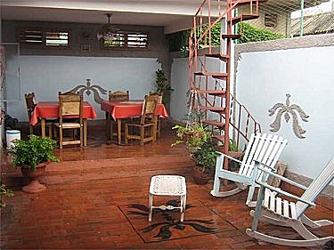 Comedor de la casa de Elio Suarez en Vi&ntilde;ales