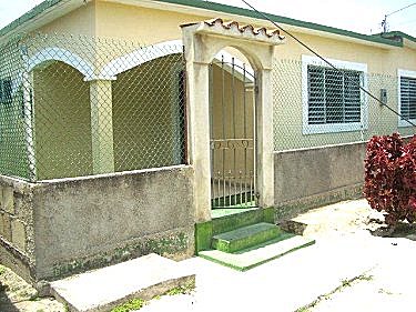 Vista de la casa desde el exterior
