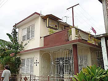 La casa de Evelin vista desde el exterior