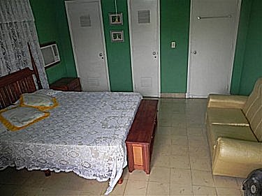 La habitacion vista desde otro angulo