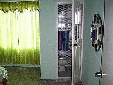 Habitacion 1, ba&ntilde;o al fondo