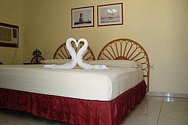 Habitaciones 2 y 3 (similares) 