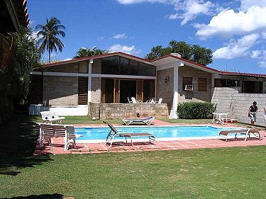 La alberca (piscina) desde otro angulo