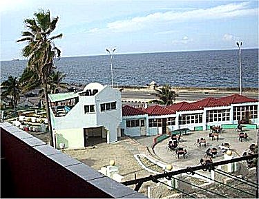 Vistas a la cafeteria, esta a 50 metros del apartamento y NO HAY RUIDO