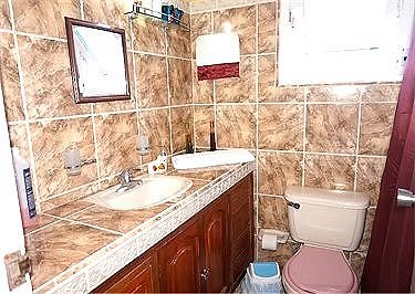 Baño habitacion 1 del apartamento