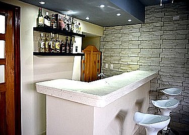 Bar en la sala de billar