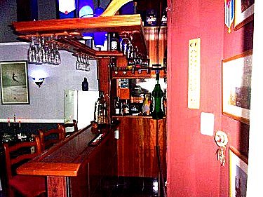 Barra y bar para cocteleria del apartamento