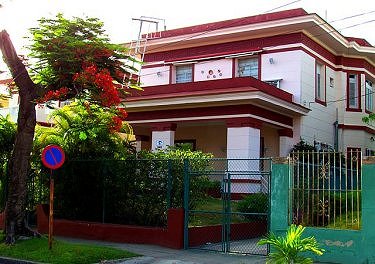 La casa vista desde el exterior