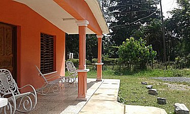 Exterior y vista del entorno natural