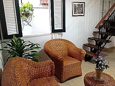 Sala de estar vista desde otro angulo