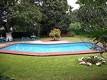 Otra vista de la alberca (piscina)