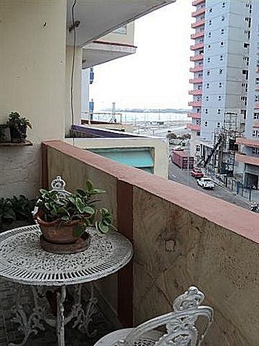 Balcon-terraza con vistas al mar