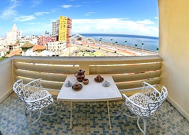 Balcon-terraza con vistas al mar