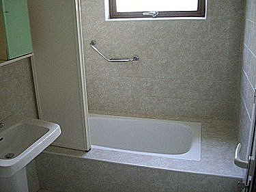 El baño de otro bungalow