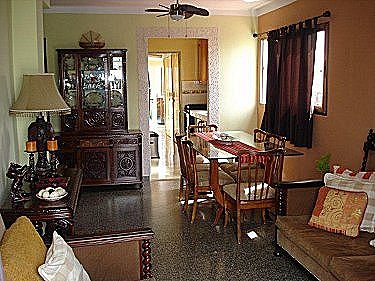 Salon del apartamento de Maykel de dos habitaciones