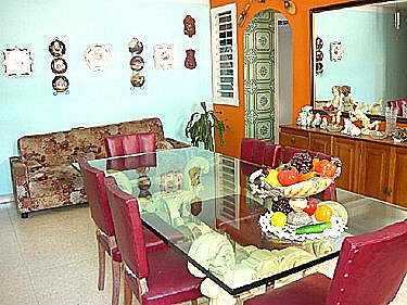 Comedor con agradables vistas a la piscina del Hotel Vedado