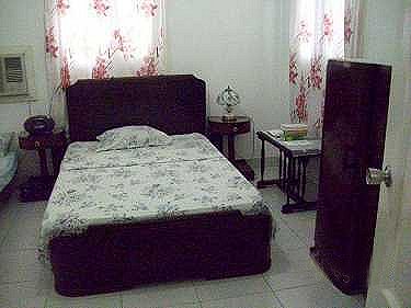 Apartamento de tres habitaciones, todas similares