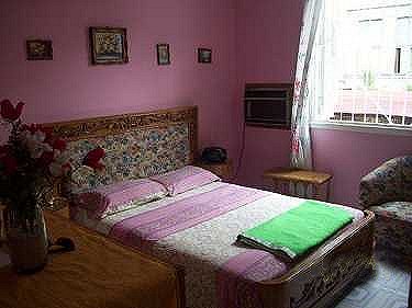Apartamento de tres habitaciones, una de ellas