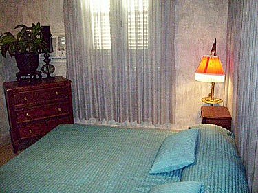 Habitacion con cama matrimonial