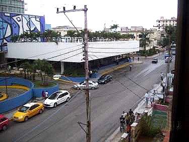El Hotel Habana Libre enfrente