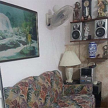 Detalle del sofa en el comedor